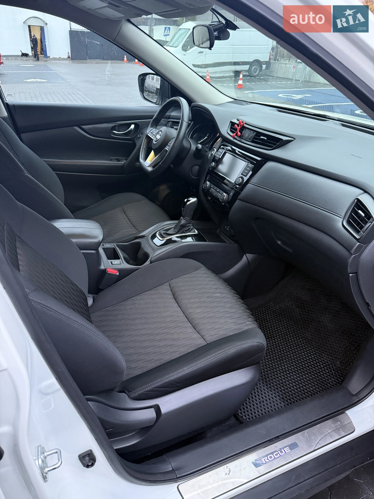 2017 Nissan Rogue - мініатюра 14