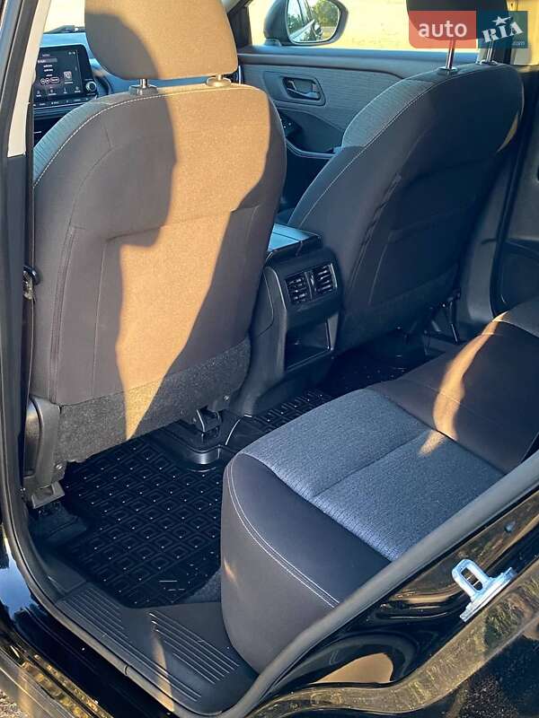 Внедорожник / Кроссовер Nissan Rogue 2021 в Полтаве