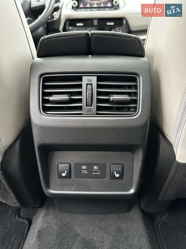 Внедорожник / Кроссовер Nissan Rogue 2022 в Луцке