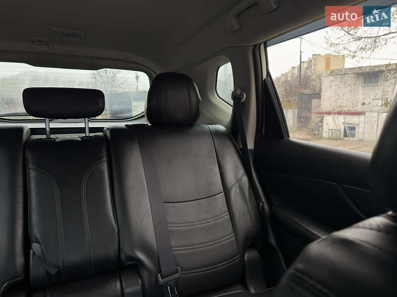 Внедорожник / Кроссовер Nissan Rogue 2017 в Одессе