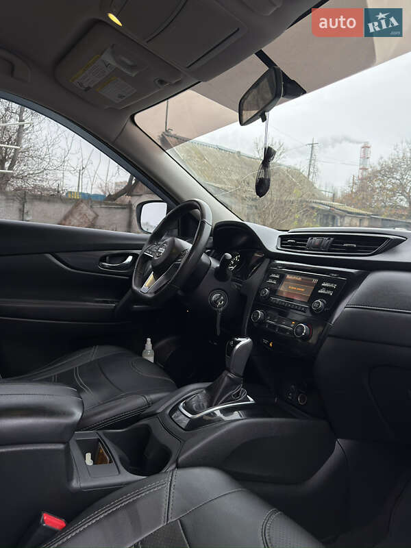 Внедорожник / Кроссовер Nissan Rogue 2017 в Одессе