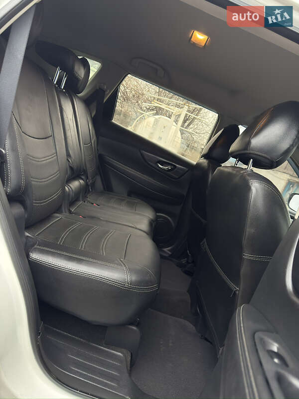 Внедорожник / Кроссовер Nissan Rogue 2017 в Одессе