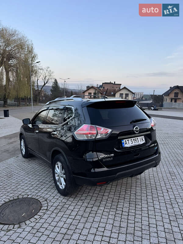 Позашляховик / Кросовер Nissan Rogue 2015 в Львові