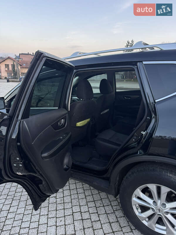 Позашляховик / Кросовер Nissan Rogue 2015 в Львові