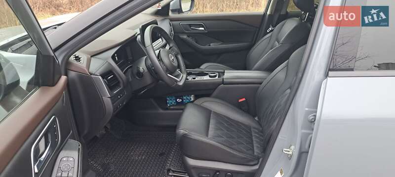 Внедорожник / Кроссовер Nissan Rogue 2023 в Львове