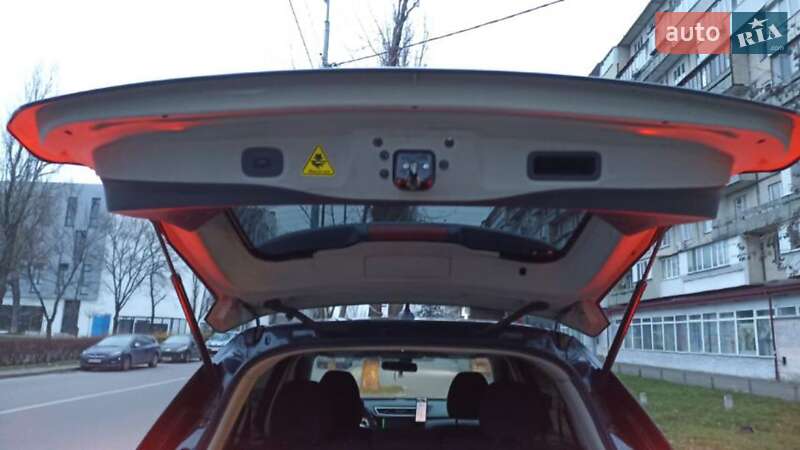 Внедорожник / Кроссовер Nissan Rogue 2016 в Киеве фото 6 Внедорожник / Кроссовер Nissan Rogue 2016 в Киеве