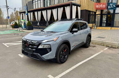 Позашляховик / Кросовер Nissan Rogue 2024 в Києві