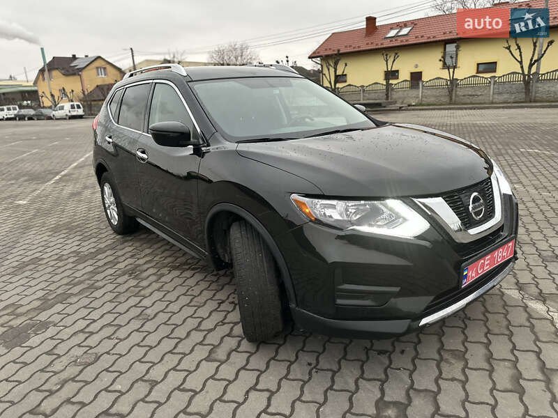 Позашляховик / Кросовер Nissan Rogue 2018 в Городку