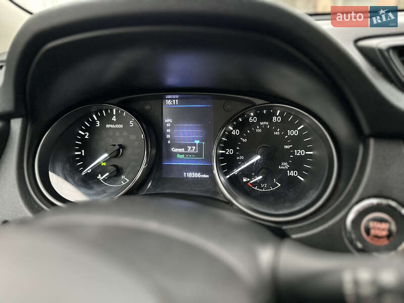 Позашляховик / Кросовер Nissan Rogue 2018 в Городку