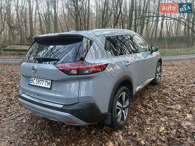 Внедорожник / Кроссовер Nissan Rogue 2020 в Львове