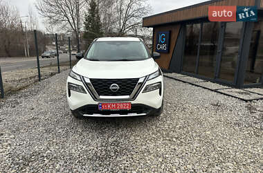 Позашляховик / Кросовер Nissan Rogue 2023 в Чернівцях