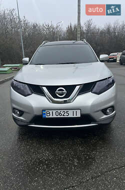 Внедорожник / Кроссовер Nissan Rogue 2015 в Полтаве