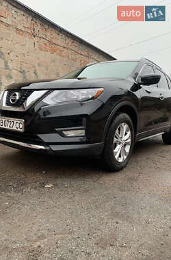 Позашляховик / Кросовер Nissan Rogue 2016 в Чернігові