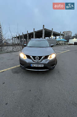 Внедорожник / Кроссовер Nissan Rogue 2016 в Ровно