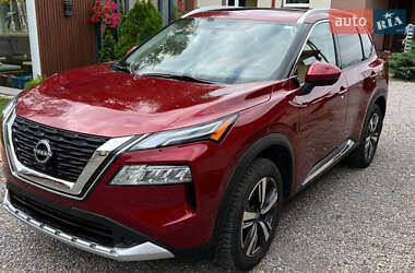 Внедорожник / Кроссовер Nissan Rogue 2023 в Львове