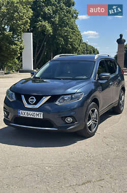 Внедорожник / Кроссовер Nissan Rogue 2015 в Лозовой