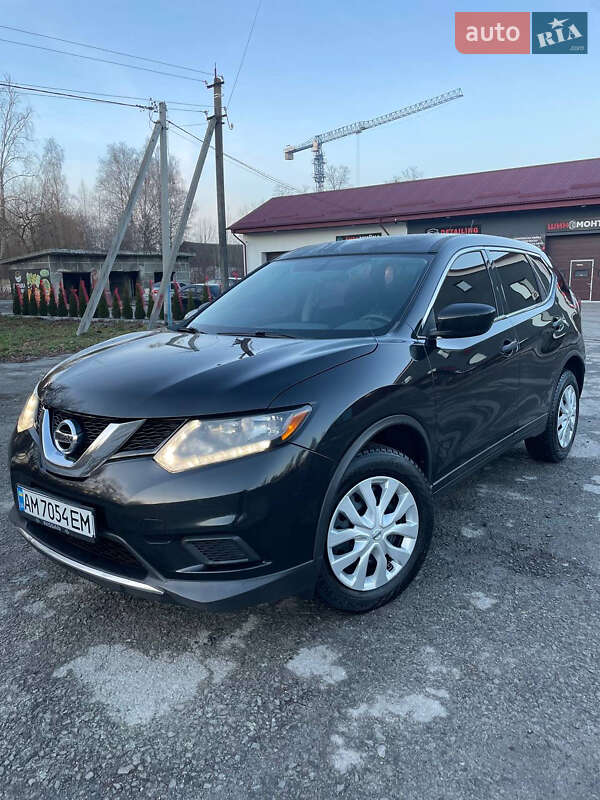 Позашляховик / Кросовер Nissan Rogue 2015 в Звягелі