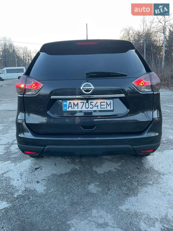 Позашляховик / Кросовер Nissan Rogue 2015 в Звягелі