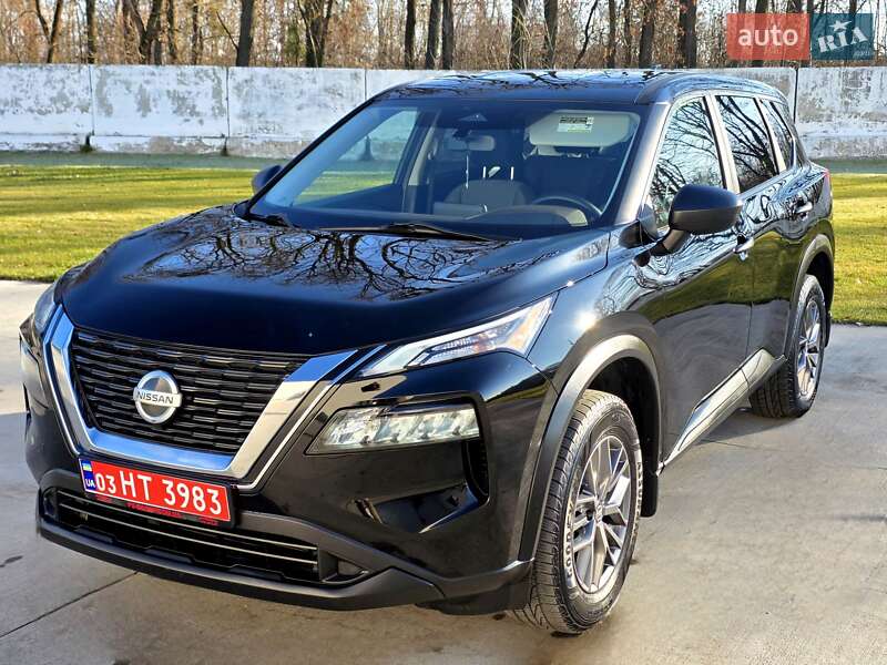 Позашляховик / Кросовер Nissan Rogue 2021 в Луцьку