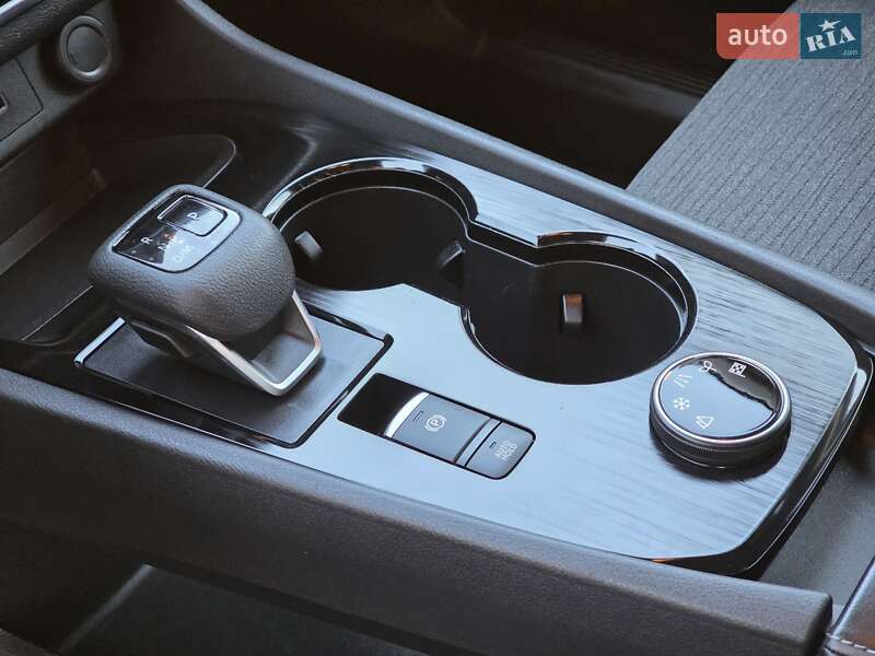 Позашляховик / Кросовер Nissan Rogue 2021 в Луцьку