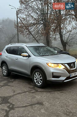 Внедорожник / Кроссовер Nissan Rogue 2016 в Ровно