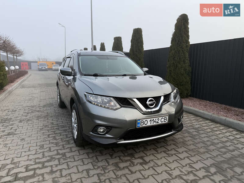 Внедорожник / Кроссовер Nissan Rogue 2015 в Тернополе