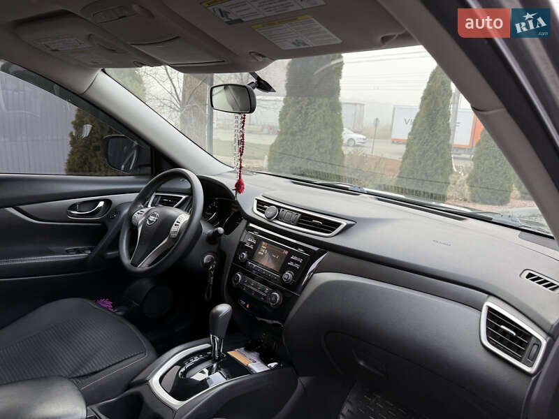 Внедорожник / Кроссовер Nissan Rogue 2015 в Тернополе
