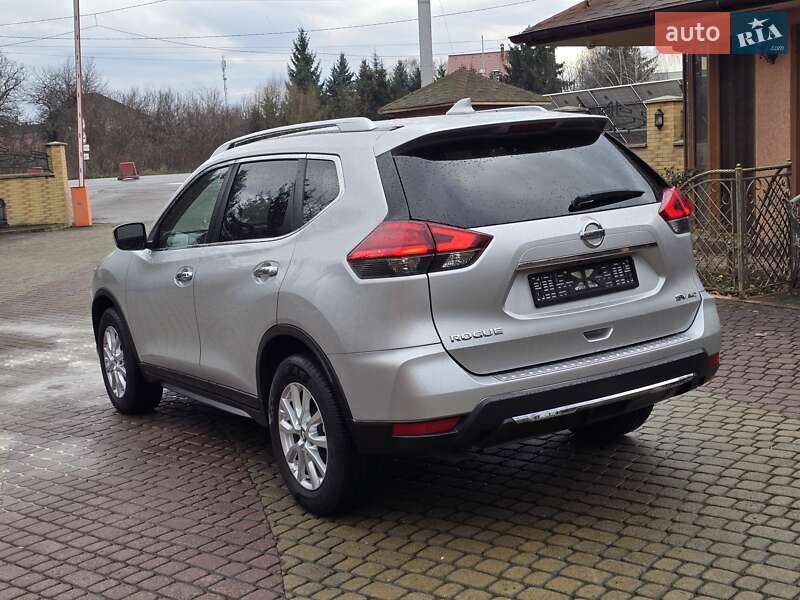 Позашляховик / Кросовер Nissan Rogue 2017 в Мукачевому