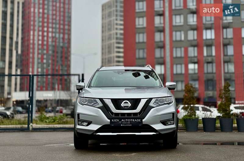 Внедорожник / Кроссовер Nissan Rogue 2017 в Киеве