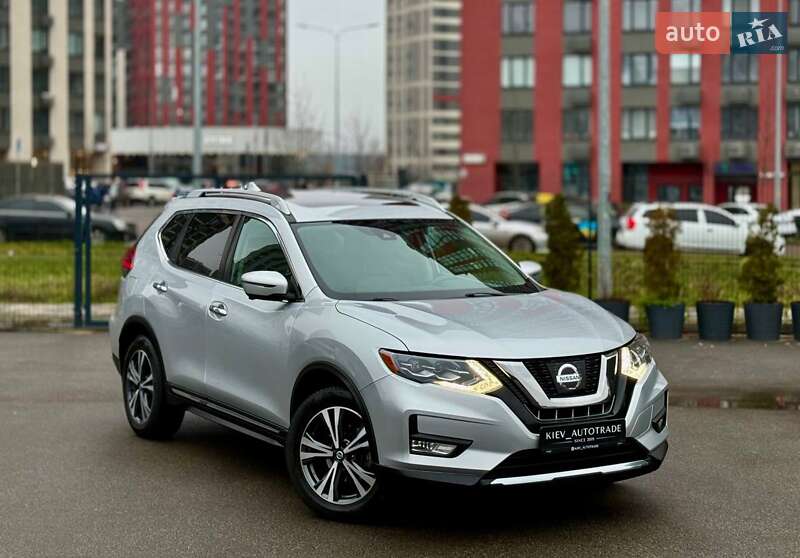 Внедорожник / Кроссовер Nissan Rogue 2017 в Киеве