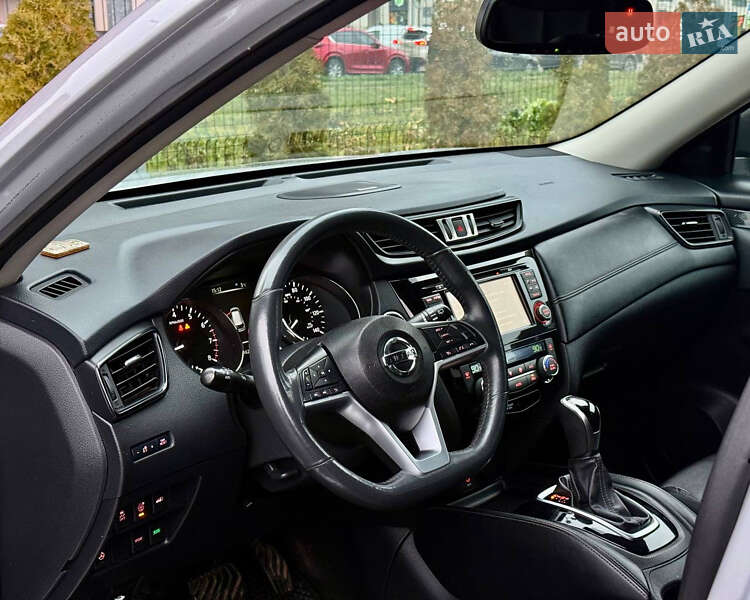 Внедорожник / Кроссовер Nissan Rogue 2017 в Киеве