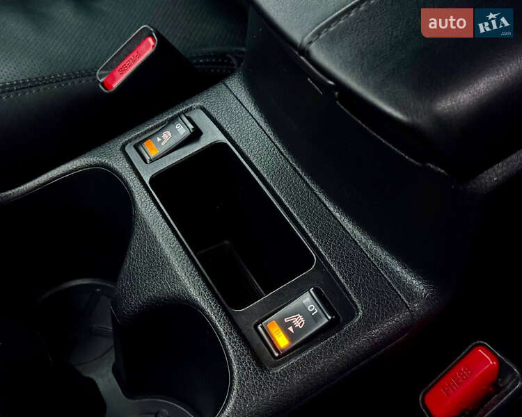 Внедорожник / Кроссовер Nissan Rogue 2017 в Киеве