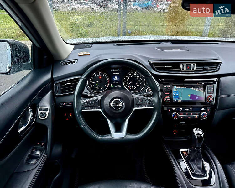 Внедорожник / Кроссовер Nissan Rogue 2017 в Киеве