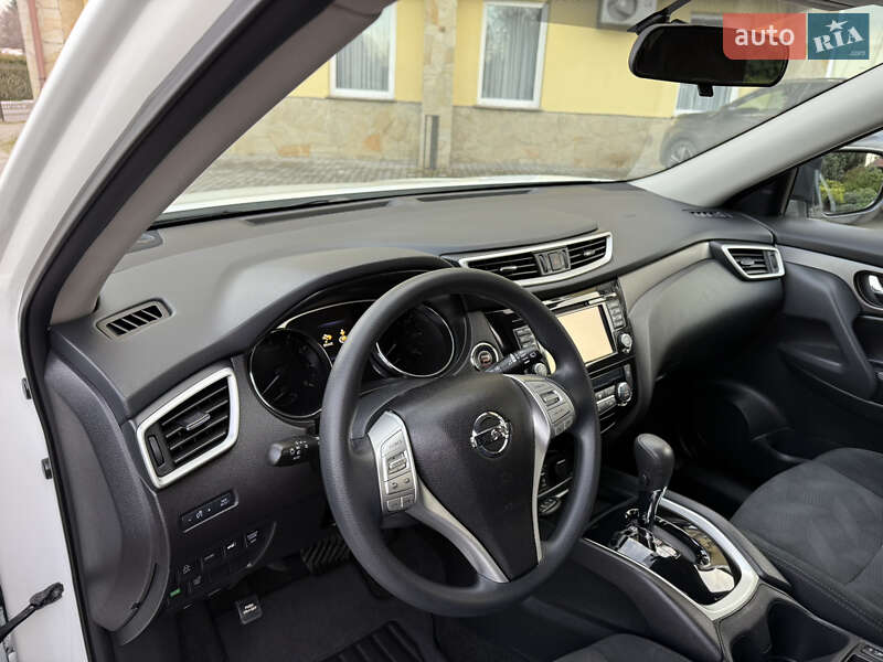 Позашляховик / Кросовер Nissan Rogue 2016 в Львові фото 40 Позашляховик / Кросовер Nissan Rogue 2016 в Львові