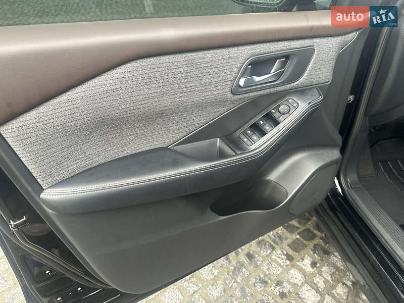 Внедорожник / Кроссовер Nissan Rogue 2022 в Львове