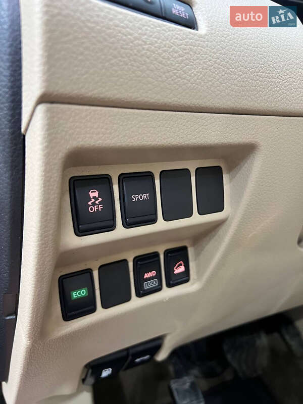 Позашляховик / Кросовер Nissan Rogue 2014 в Києві