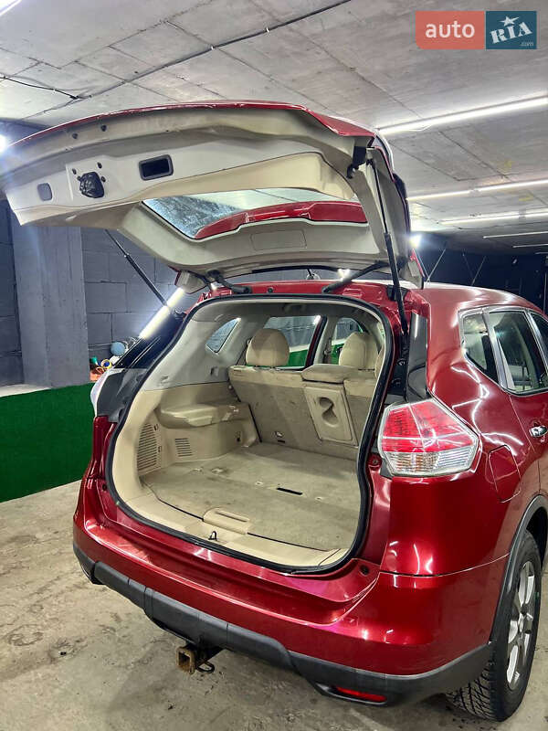 Позашляховик / Кросовер Nissan Rogue 2014 в Києві