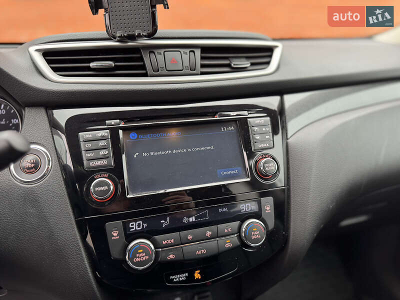 Внедорожник / Кроссовер Nissan Rogue 2015 в Киеве