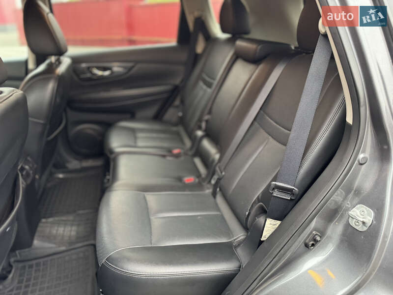 Внедорожник / Кроссовер Nissan Rogue 2015 в Киеве