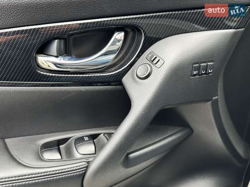 Внедорожник / Кроссовер Nissan Rogue 2018 в Киеве