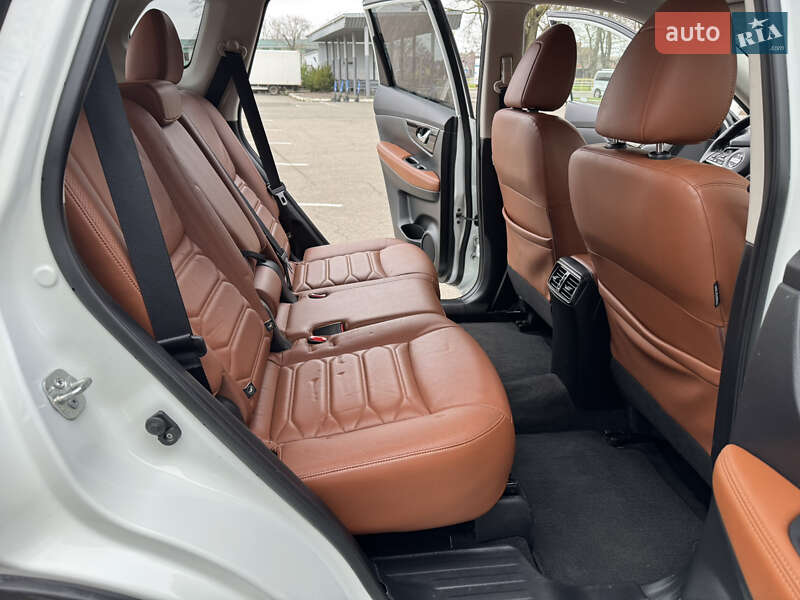 Позашляховик / Кросовер Nissan Rogue 2019 в Ізмаїлі