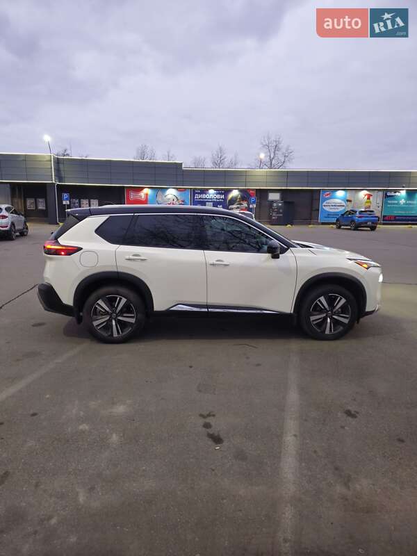 Внедорожник / Кроссовер Nissan Rogue 2021 в Киеве