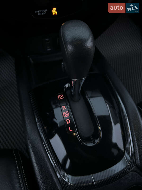 Внедорожник / Кроссовер Nissan Rogue 2016 в Вознесенске