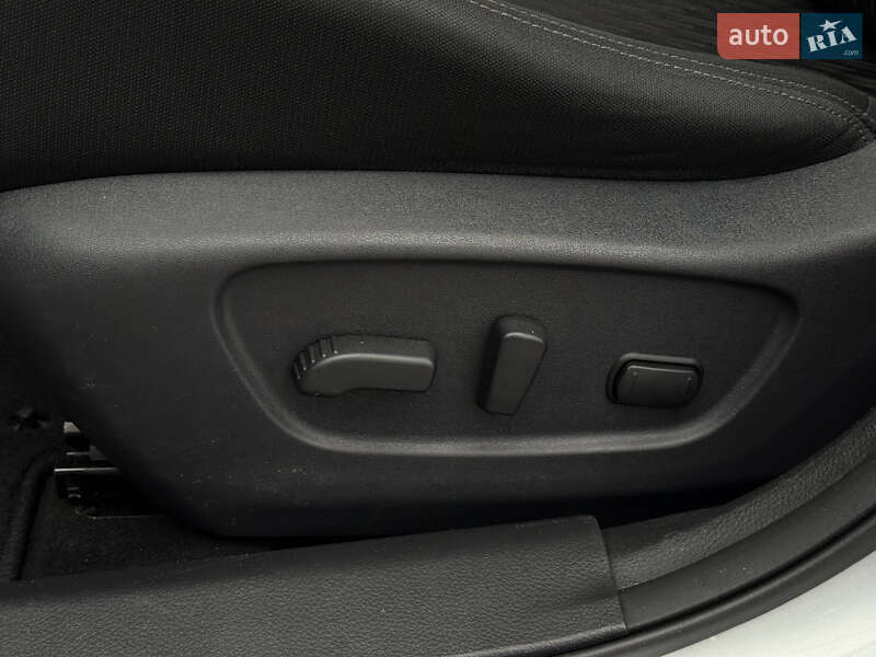 Внедорожник / Кроссовер Nissan Rogue 2018 в Харькове