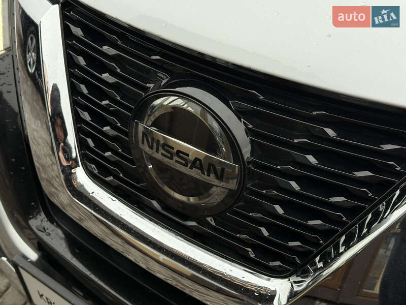 Внедорожник / Кроссовер Nissan Rogue 2018 в Харькове