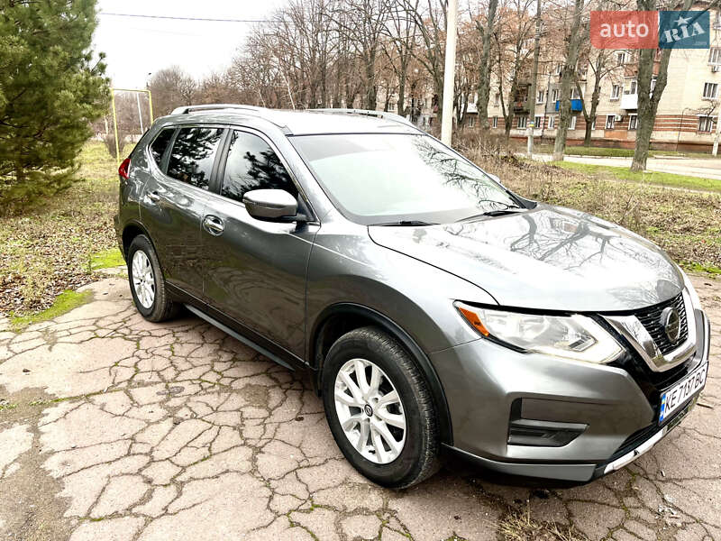 Внедорожник / Кроссовер Nissan Rogue 2018 в Каменском