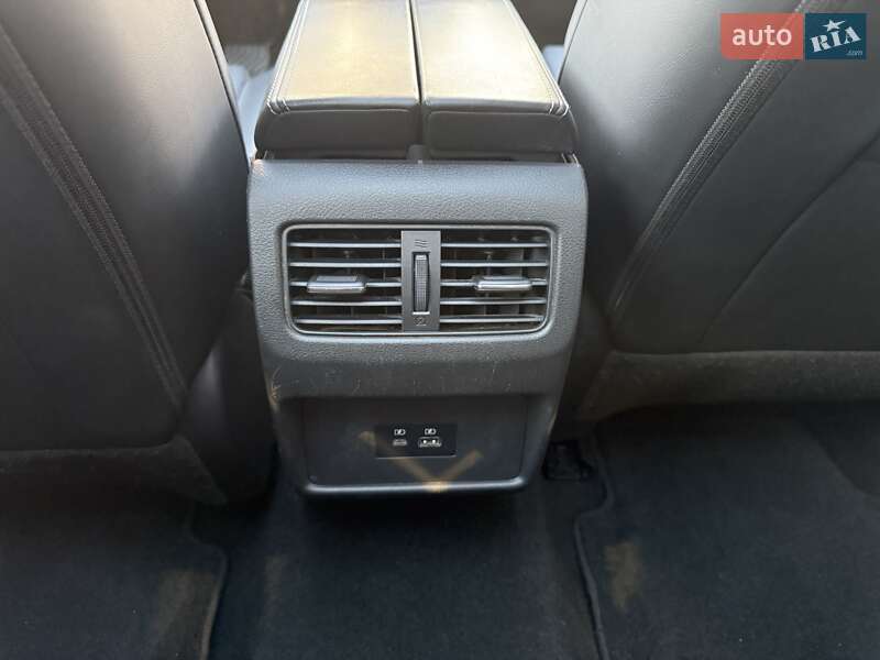 Позашляховик / Кросовер Nissan Rogue 2020 в Києві