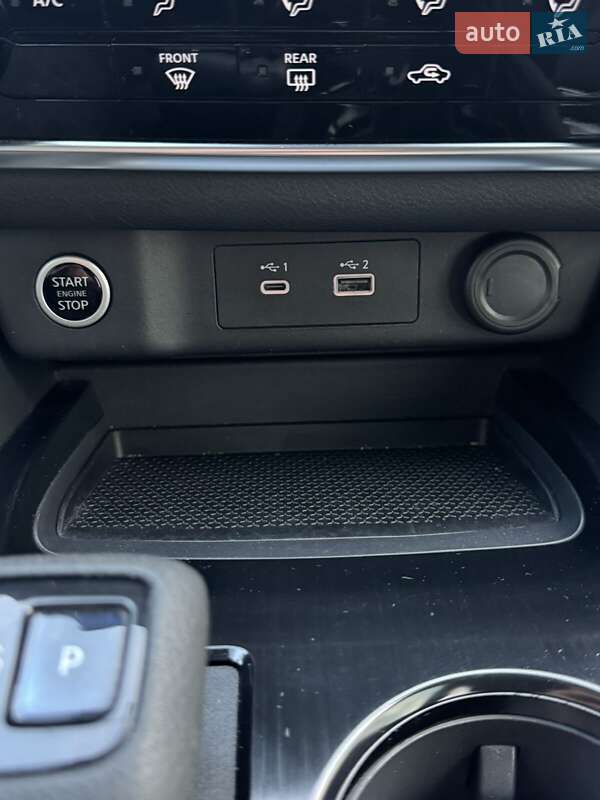 Внедорожник / Кроссовер Nissan Rogue 2022 в Днепре