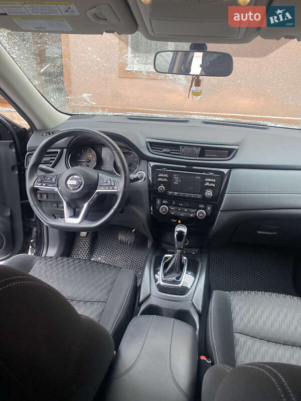 Внедорожник / Кроссовер Nissan Rogue 2017 в Коломые