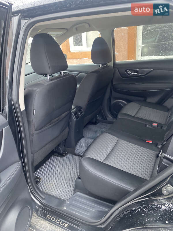 Внедорожник / Кроссовер Nissan Rogue 2017 в Коломые